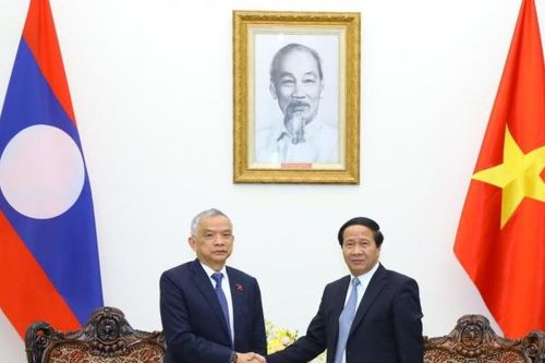 Phó Thủ tướng Lê Văn Thành hội kiến với Phó Chủ tịch Quốc hội Lào