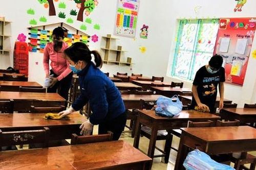 Cho trẻ đến trường: Nhiều phụ huynh băn khoăn