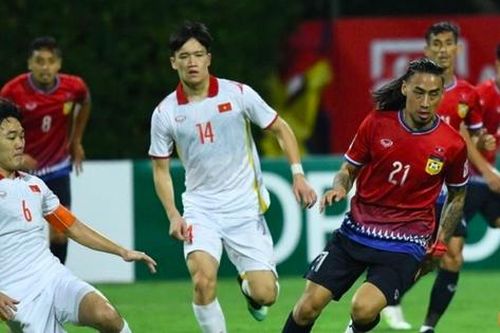 Công Phượng được ngôi sao tuyển Lào đá Ligue 2 đề nghị đổi áo đấu