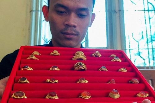 Cơn sốt săn kho báu của Vương quốc Sriwijaya cổ đại: Dân Indonesia đổ xô đi làm thợ lặn
