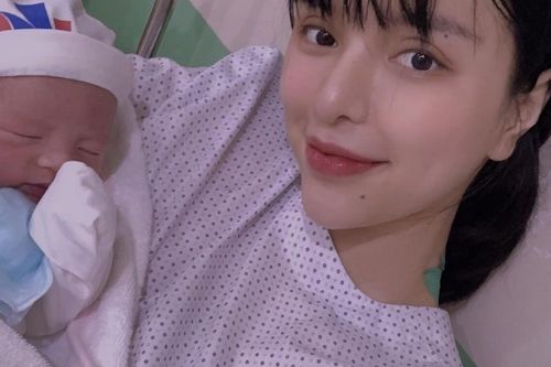 Khả Trang khoe ảnh khi mới sinh con được 3 ngày, nhan sắc gây chú ý