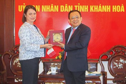 Ông Lê Hữu Hoàng - Phó Chủ tịch Thường trực UBND tỉnh: Tiếp Tổng Lãnh sự Pháp