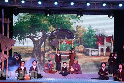 Trình diễn hát Xẩm trước Hội thảo khoa học quốc tế bảo tồn và phát huy nghệ thuật hát xẩm trong xã hội đương đại