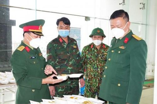 Đời sống Thăm, động viên lực lượng phục vụ hậu cần tại khu điều trị F0