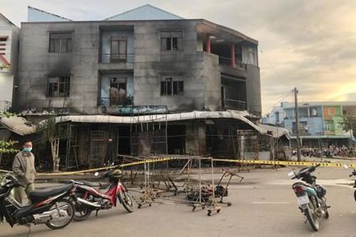 Cháy cửa hàng quần áo, 4 người trong gia đình tử vong