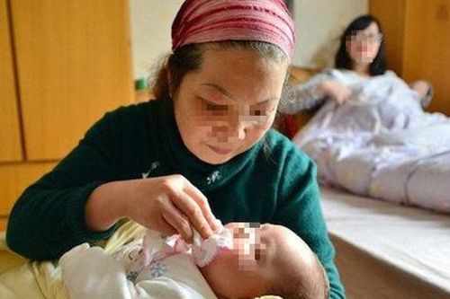 Vừa sinh con xong, tôi sốc nặng khi biết thái độ của mẹ chồng về đứa trẻ