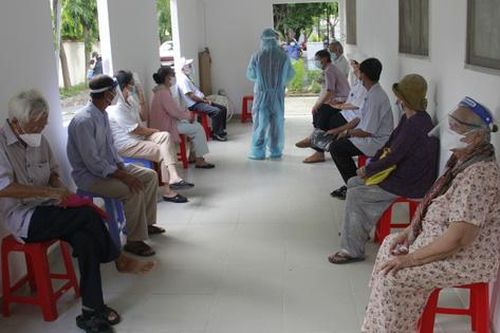 TP.HCM bắt đầu tiêm vaccine bổ sung và nhắc lại cho người có nguy cơ từ ngày 10/12