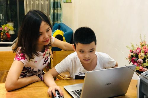 TP.HCM dừng cho học sinh lớp 1 đến trường vì nhiều phụ huynh không ủng hộ
