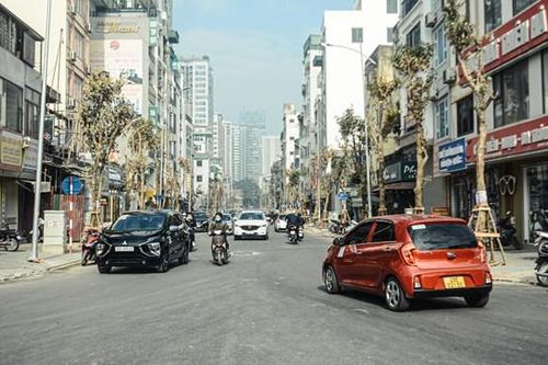 Đường Vũ Trọng Phụng thi công 'rùa bò': Dài hơn 400 m, 4 năm vẫn ngổn ngang
