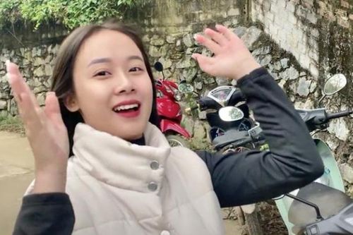 Nữ sinh Lào Cai bất ngờ nổi tiếng sau khi bán hàng ở chợ phiên