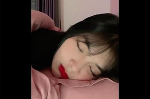 Làm điều này trên sóng livestream, 'hot girl TikTok' Quỳnh Alee nhận đủ chỉ trích