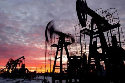 Giá xăng dầu hôm nay 8/12: Tăng mạnh, dầu Brent lấy lại mốc 75 USD/thùng