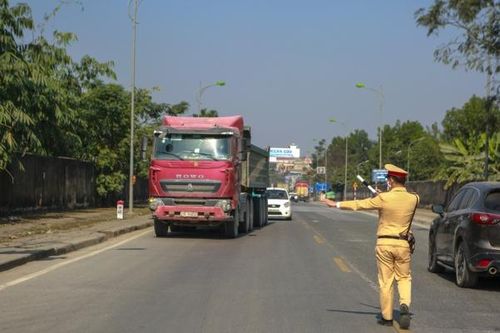 Hà Nội: Tăng cường xử lý vi phạm về quá khổ, quá tải dịp cuối năm