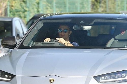 Ronaldo và đồng đội có thể bị cấm lái siêu xe đến sân tập