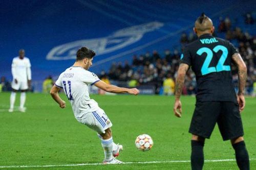 Real vào vòng 1/8 với ngôi nhất bảng