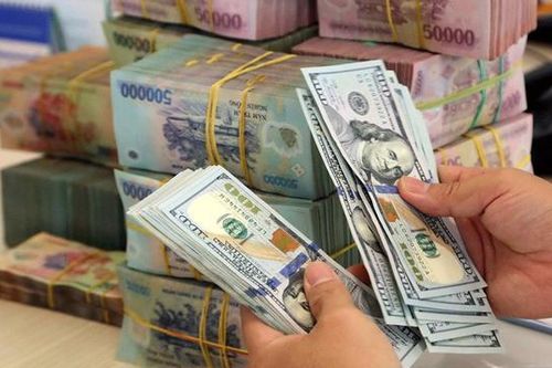 Ngân hàng Nhà nước hạ giá bán USD, tỷ giá nhanh chóng hạ nhiệt