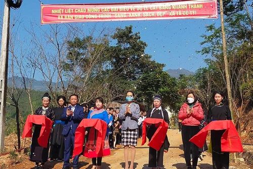 Hội Nông dân Bắc Hà khánh thành công trình sáng, xanh, sạch, đẹp