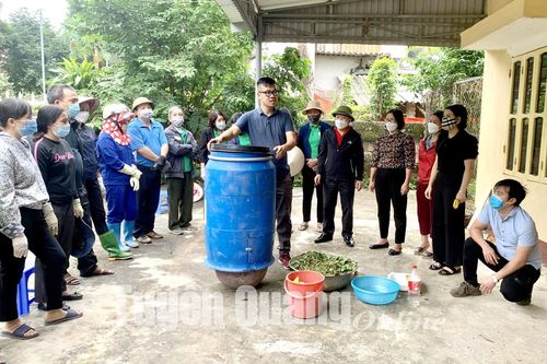 Nâng cao nhận thức cho hội viên, người dân về thu gom, xử lý rác thải