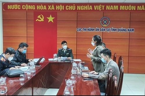 Người dân tiếp tục bức xúc khi chủ đầu tư chây ì việc cấp sổ đỏ