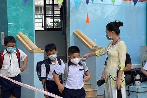 Thành phố Hồ Chí Minh: Chưa tổ chức dạy học trực tiếp cho trẻ 5 tuổi và học sinh lớp 1