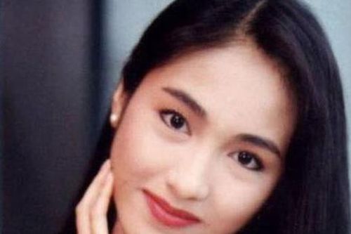 Nhan sắc tuổi 50 của 'đệ nhất mỹ nhân TVB' Lê Tư ra sao mà bị netizen nhận xét là khác xa thời mới vào nghề?