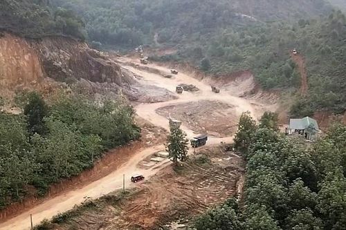 Huyện Can Lộc, Hà Tĩnh: Bị 'tuýt còi', mỏ đất chưa đủ thủ tục vẫn ngang nhiên khai thác