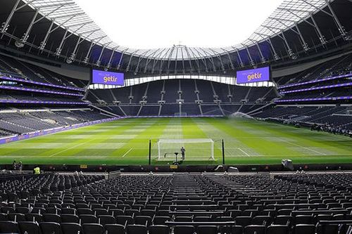 Tottenham hoãn trận đấu ở Conference League vì bão COVID-19, đối thủ tức giận