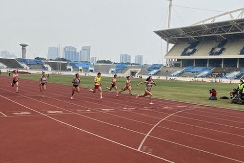 'Nữ hoàng tốc độ' Lê Tú Chinh vô đối trên đường đua 100m