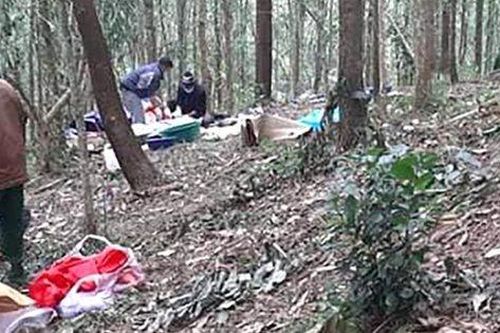 Phát hiện thi thể người đàn ông đang phân hủy trên đồi keo