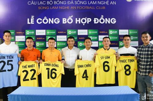 Câu lạc bộ SLNA gia hạn hợp đồng với 6 cầu thủ