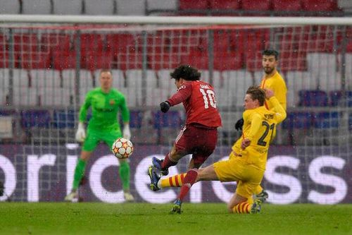 Bayern tiễn Barca xuống Europa League