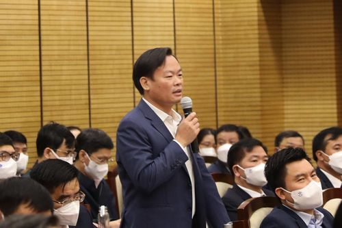Hà Nội: Quán karaoke mở chui giữa mùa dịch, Chủ tịch quận nói khó xử lý
