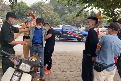 Đèo nhau trên xe máy, phi tang ma túy khi gặp 141