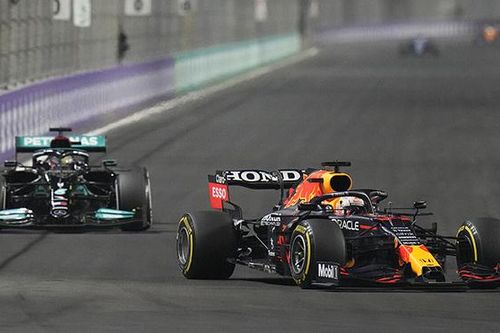 Hồi kết nào cho đại chiến Hamilton-Verstappen?