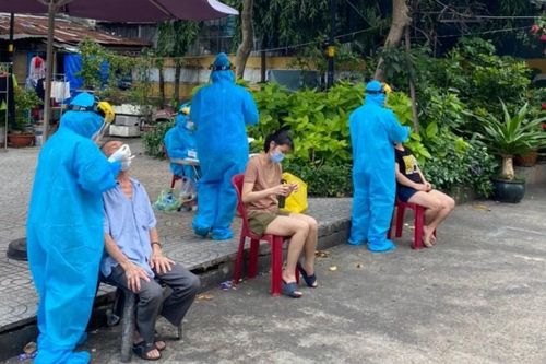 Cần chính sách hỗ trợ với tình nguyện viên chống dịch tại cơ sở