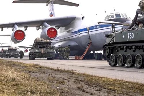 Nga lạnh lùng cảnh cáo Ukraine: Sẵn sàng hỗ trợ Donbass nếu cần