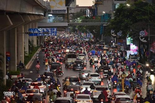 Hà Nội sẽ xử lý khoảng 10 'điểm nóng' ùn, tắc giao thông mỗi năm