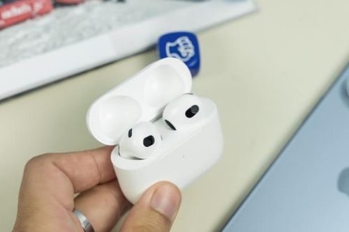Tai nghe AirPods 3 lên kệ chính hãng tại Việt Nam, giá 4,9 triệu đồng
