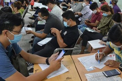 Đã khó khăn, doanh nghiệp còn phải đưa ra mức thu nhập cao để thu hút lao động