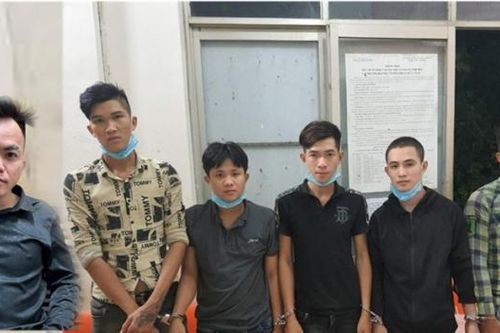 2 nam công nhân rủ hơn 20 'chiến hữu ngoài xã hội' đi 'giải quyết' đối thủ