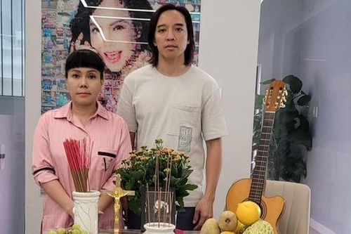 Vợ chồng nghệ sĩ Việt Hương tổ chức lễ giỗ đầu cho Chí Tài
