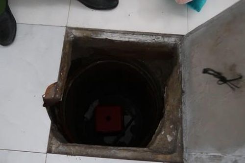 Đào hầm trong phòng ngủ để trốn truy nã hơn một năm