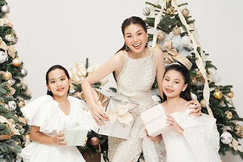 Thanh Hằng dịu dàng đón Giáng sinh sớm bên dàn mẫu nhí