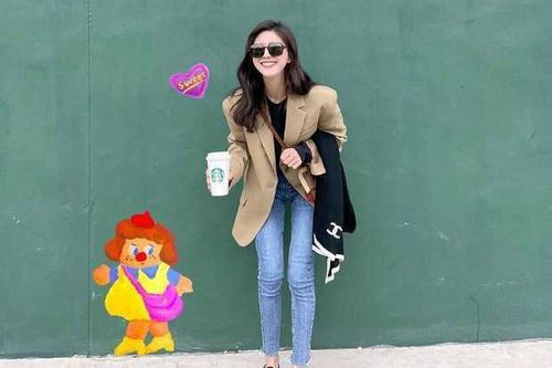 Triệu Lộ Tư diện đồ mùa đông đơn giản mà vẫn xinh đẹp như búp bê