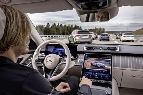 Mercedes-Benz ra mắt hệ thống tự lái cấp độ 3 năm 2022