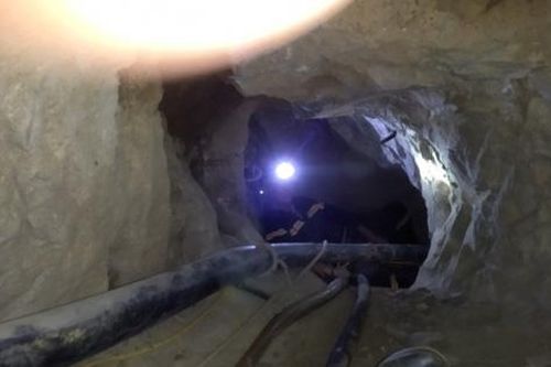Bắc Kạn: Huy động lực lượng cứu hộ 2 người kẹt dưới hang sâu