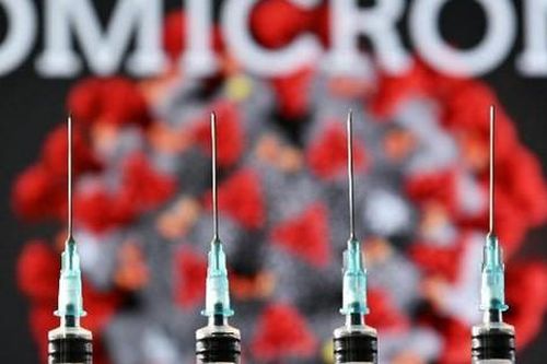 Mỹ cho phép sử dụng khẩn cấp mũi tiêm tăng cường Pfizer cho những người 16-17 tuổi