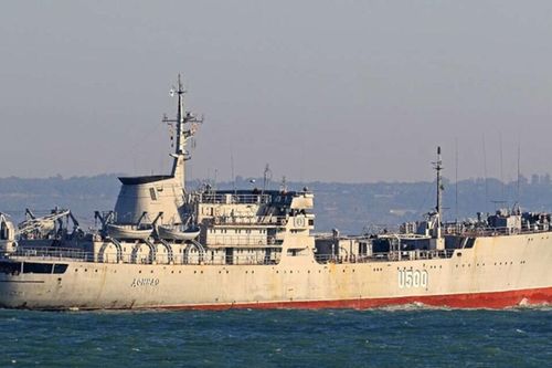 Chiến hạm Ukraine áp sát bán đảo Crimea khiến hải quân Nga báo động