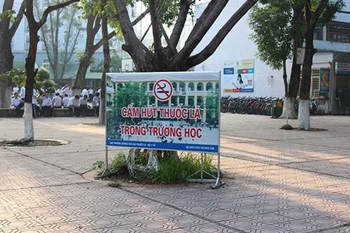 Cảnh báo 'ẩn họa' thuốc lá nơi học đường