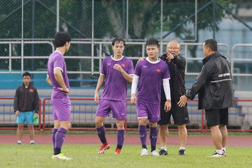 Thầy Park chăm sóc đặc biệt Quang Hải, Công Phượng